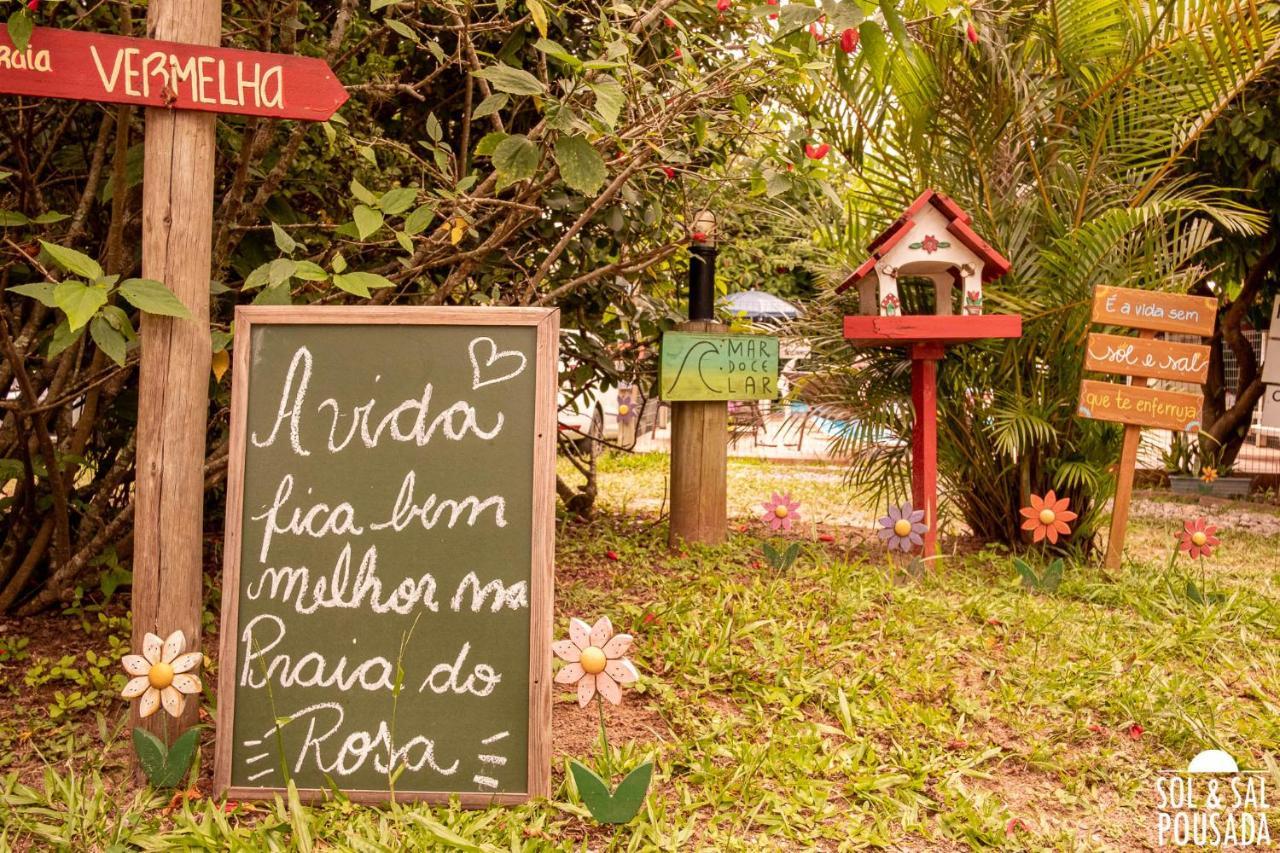 Pousada Sol & Sal Praia Do Rosa Bagian luar foto