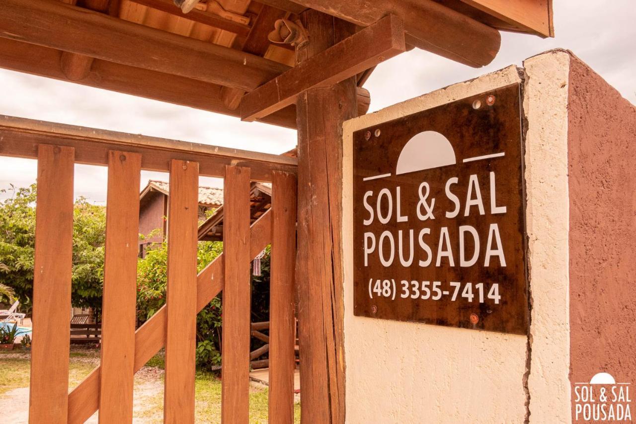 Pousada Sol & Sal Praia Do Rosa Bagian luar foto